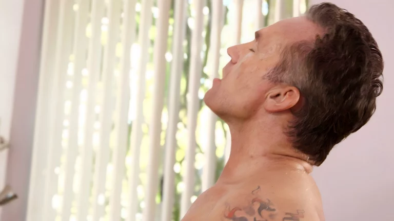 ⁣Beautiful Blonde Katie Sloane Fucks Older Stud Marcus London 