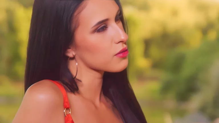 Poolside Paradise: Alyssa & Christians Summer Adventure 