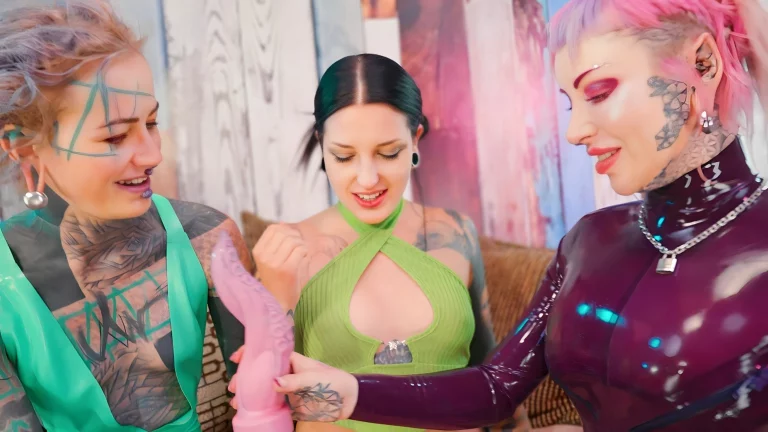 Tatted Lesbian Morea Black Gaped By Huge Toys In Threesome 