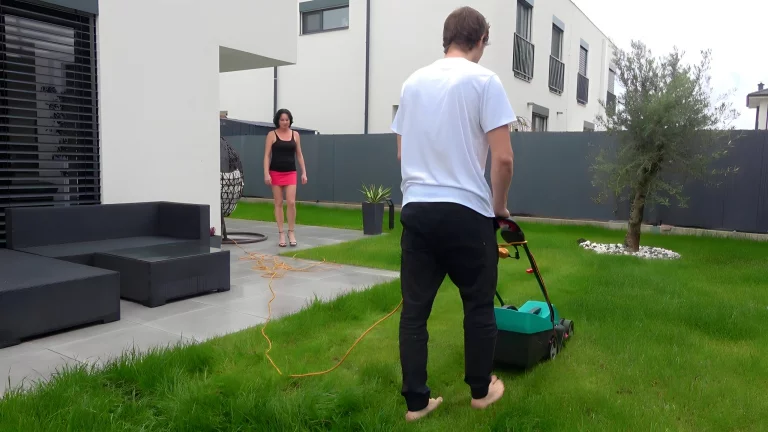 Horny Rita Black Enjoys While Being Fucked During MMF Threesome 