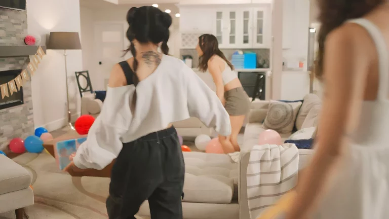 ⁣Horny College Girls 