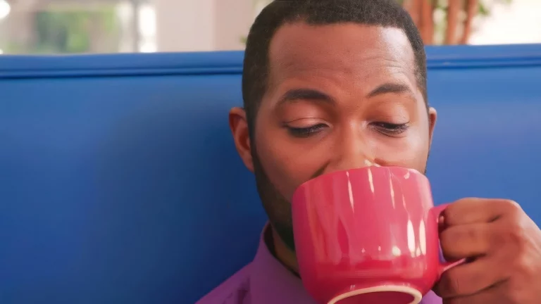 Sexy Blonde Babe Summer Vixen Enjoys Anal Threesome 