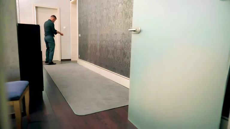 Escort Tiffany Milks The Cum From Tottis Cock And Slurps It Up 