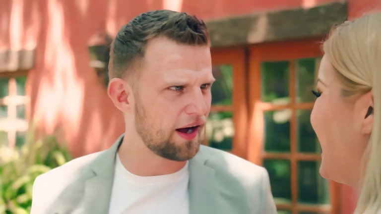 Cherry Kiss Fucks Vince Carter, Deepthroats Him And Swallows His Cum 