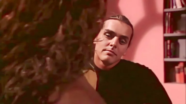 ⁣Lovers Have Passionate Threesome With Busty Ebony 