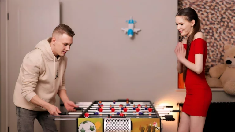 Slim Babe Mellissa Fucked From Behind 