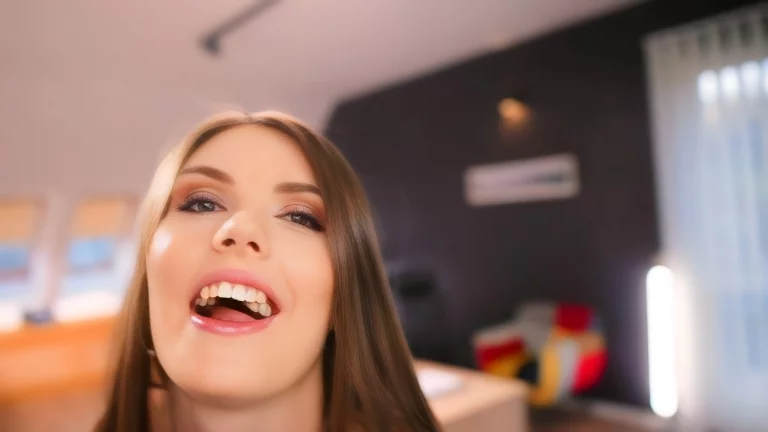 ⁣Sexy Princess Alice Swallows Her Coworkers Load In The Office 