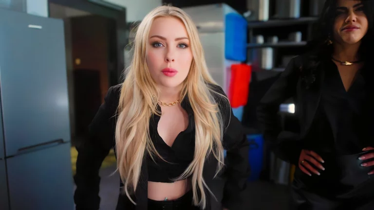 ⁣Passionate Secrets: Haley & Apolonia’s Anonymous Encounter 