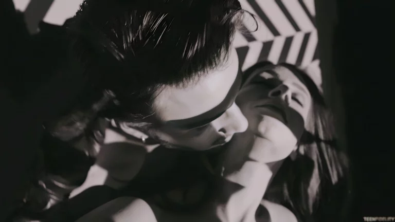 Brunette Beauty Cassidy Klein Gets Fucked By Her Man 