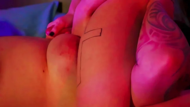 Two T-Girls Play With Each Others Meat 