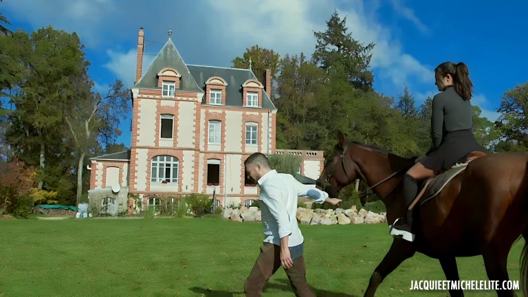 ⁣Gorgeous Babe Getting Fucked In The Horse Stables 