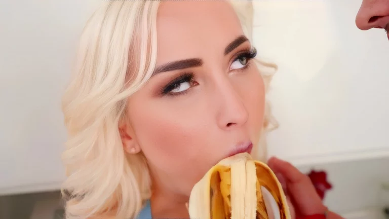 Lisi Kitty Enjoys Anal And A Creampie 