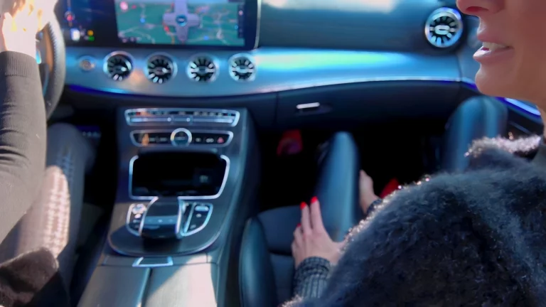 ⁣Gorgeous Belinda Bee Rides Stud And Has Her Back Covered After 