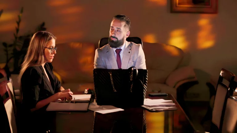 Horny Brunette Girl Gets By Mugur 