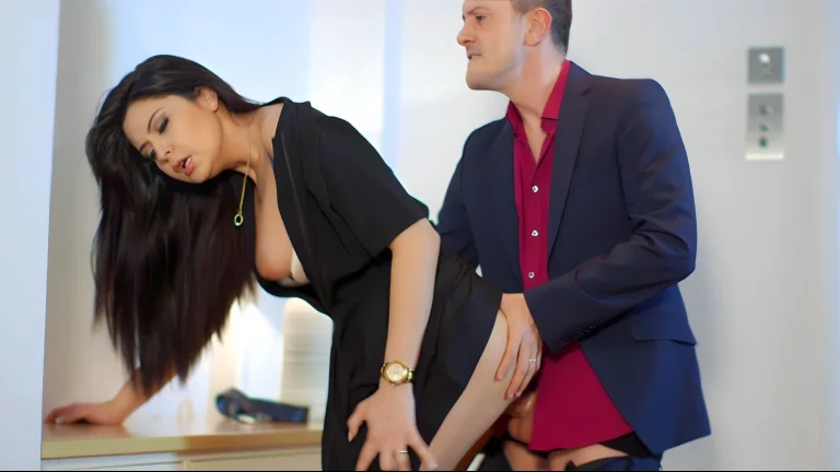 Brunette Babe Takes It From Behind 