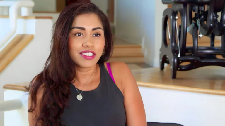 Gorgeous Yasmine DeLeon Gets Licked And Fingered 