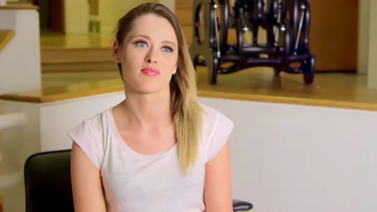 Blonde Babe Loves Getting Her Pussy Licked 