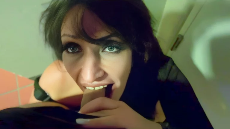 ⁣Jolie Noir Is A Cock Hungry German Lady 