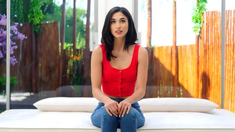 Wannabe South Asian Influencer Reina Rae Seeking Adventure 