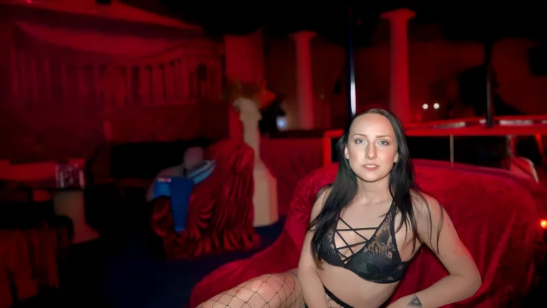 Hottest Dancer Of The Club! 