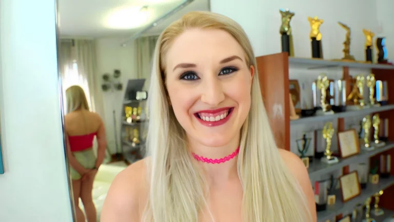 Diane Chrystall Gets Fucked Hard After Sucking Fat Cock 