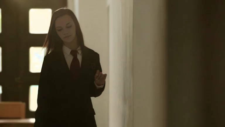 Platinum Haired Babe  Taylor Gets Fucked And Sucks His Dick 