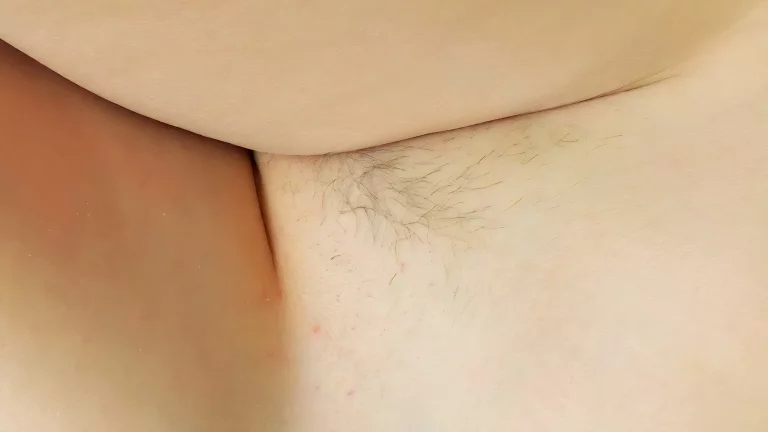 Vika Loves The Touch 