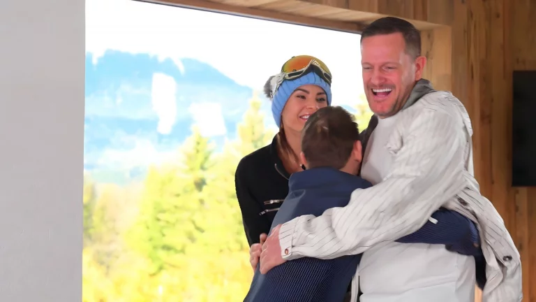 ⁣Kitana Lure Has All Her Holes Satisfied 