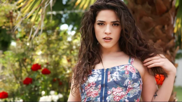 Lovely Squirting Redhead Lacy Lennon Sucks And Fucks His Big Dick On The Couch 