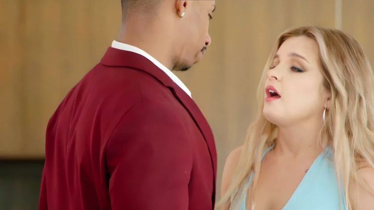 Renata Fox, Horny Influencer Addicted To DP 