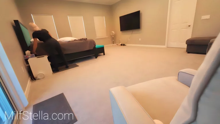 Stepsisters Pants Go Down And So Does She - PANTSING E04 - MILF STELLA 