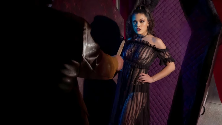 ⁣Creeping In Her Crypt 