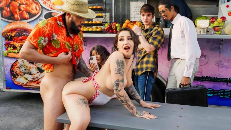 ⁣Food Truck Serves Big Oily Ass 