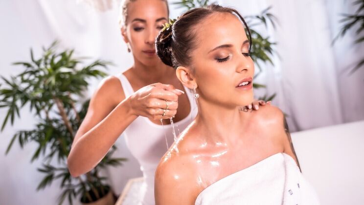 Massage Rooms - Jennifer MendezEmily Bright - Big boobs Czech girls scissoring 