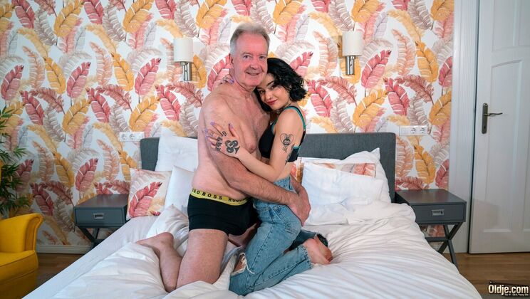 Oldje - BorisCrystal Cherry - A Special Oldje Treat 