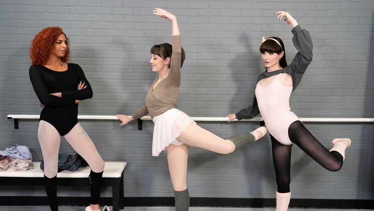 Trans Angels - Natalie MarsJenna NoelleRubi Maxim - Dancing Dirty 