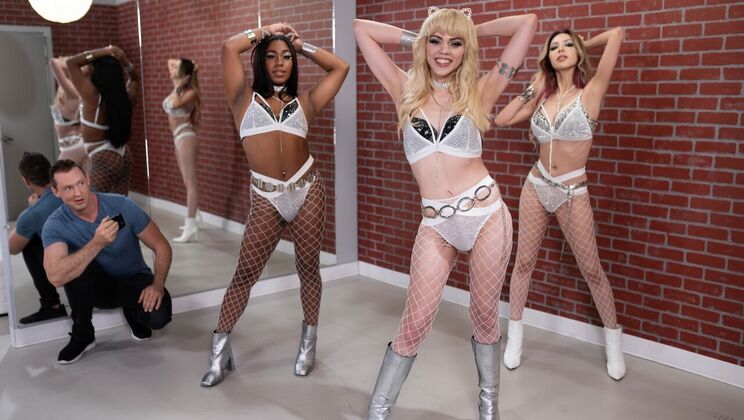 Trans Angels - Pierce ParisKate ZohaSelene Santos - Fuck-A-Fan 