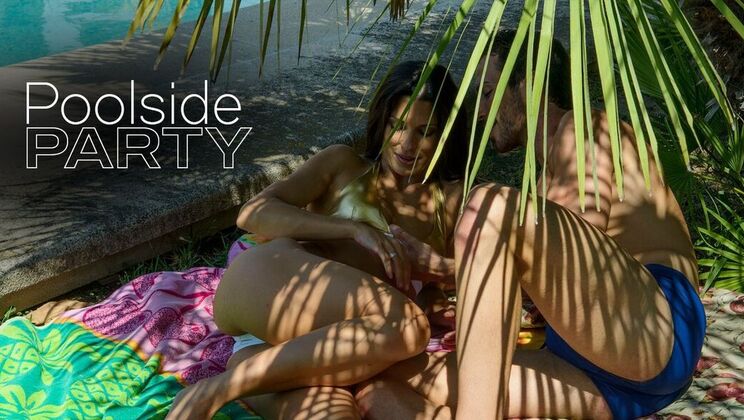 Joy Bear - Alexa TomasJoel Tomas - Poolside party 