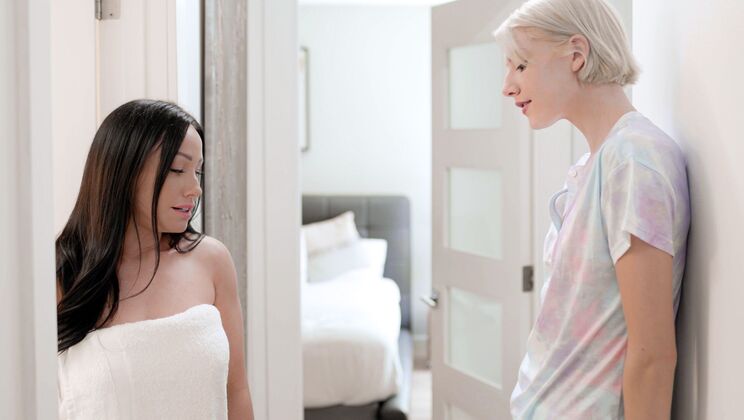 Girlsway - Jennifer WhiteLena Anderson - Early Birds 