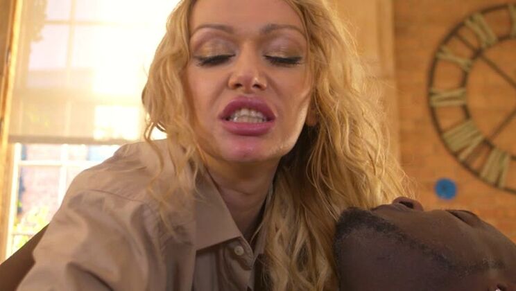 Porn World - Antonio BlackAmber Jayne - Hardcore Couch Surfing 