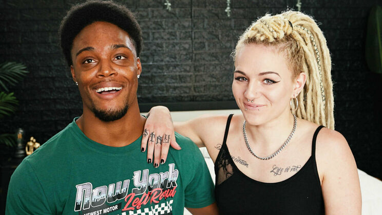 Hot Guys Fuck - Roy PhillipsCharlie Moore - New Guy Roy Phillips Has A Secret Hes Only Told Charlie Moore! 