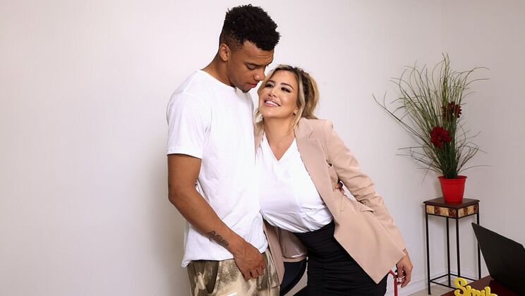 Fantasy Massage - Caitlin BellLawson Jones - Quality Time With The In-Law 