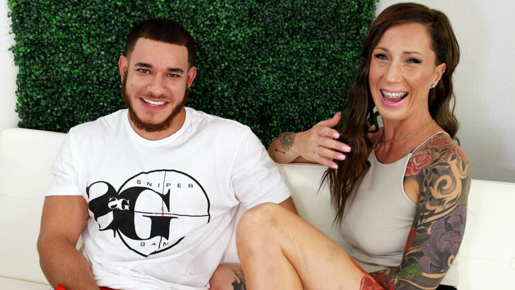 ⁣Hot Guys Fuck - Tera BronxDanny Sosa - Older Chick Tera Bronx Snags Herself A Hottie Named Danny Sosa 