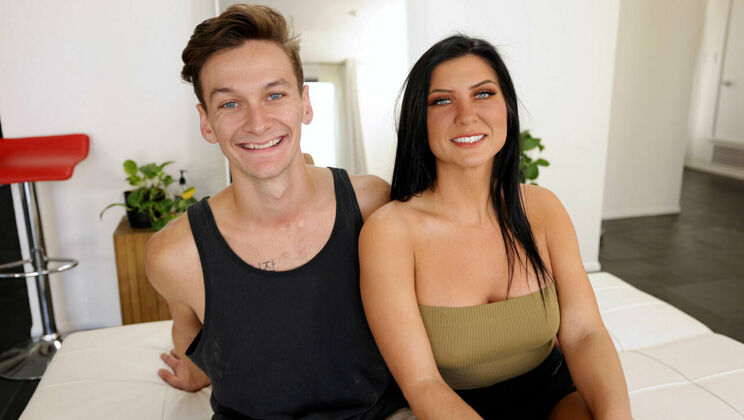 Hot Guys Fuck - Veena ViolettaRoman Austin - Super Te*** Roman Austin Warms Up To Sexy Veena Violetta 