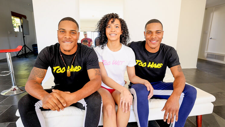 Hot Guys Fuck - Laylani WyldJay KingDee King - Smash Brothers Dee King & Jay King Meet Up With Laylani Wyld 