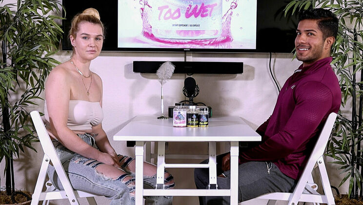 Hot Guys Fuck - Layla QuinnCarter Andrews - The HGF Experience - Carter Andrews Cant Stop Staring At Layla Quinns Huge Tits 