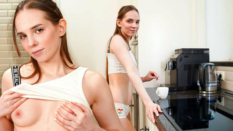 ⁣Club Sweethearts - Eliza Crystal - Eliza masturbates on her comfy chair 