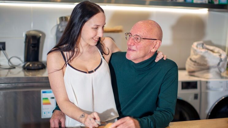 Oldje - Bella AngelLuc B - Asking For Pleasure 