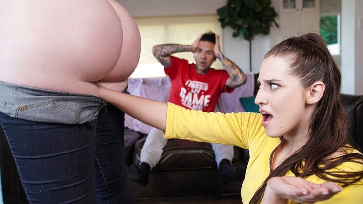 ⁣Brazzers - Small HandsAubree ValentineAbigaiil Morris - Horny Cosplay Cutie Fists Gorgeous Ginger Goddess 