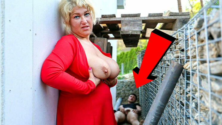Grandmams - Bruno BasterEva Tittie - Checking young cocks 